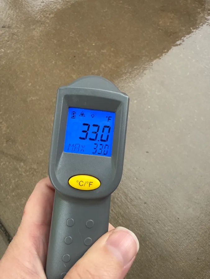 Infrared reading of 33°F on Concrete